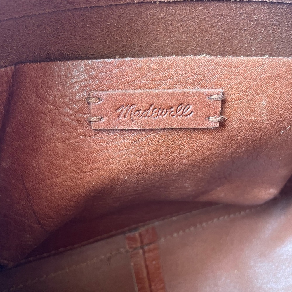 Madewell Transport Camera Bag in the popular color English Saddle - Picture 6 of 7